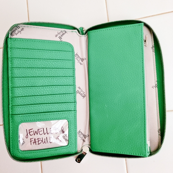 Thirty-one Tote & Matching Wallet - Picture 5 of 7